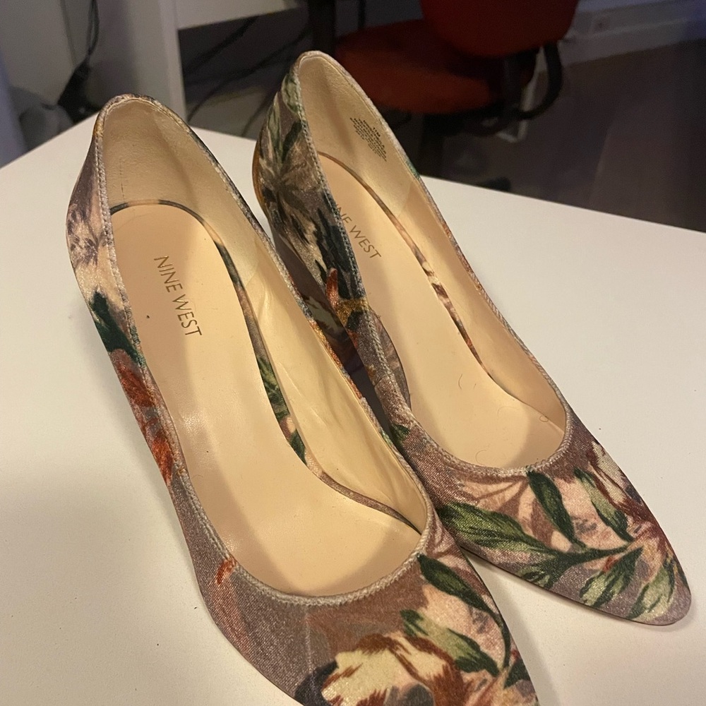Nine West Cream and Green Heels